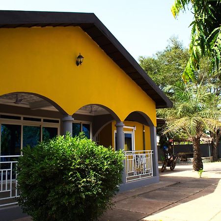 טמלה Tree House Hostel מראה חיצוני תמונה