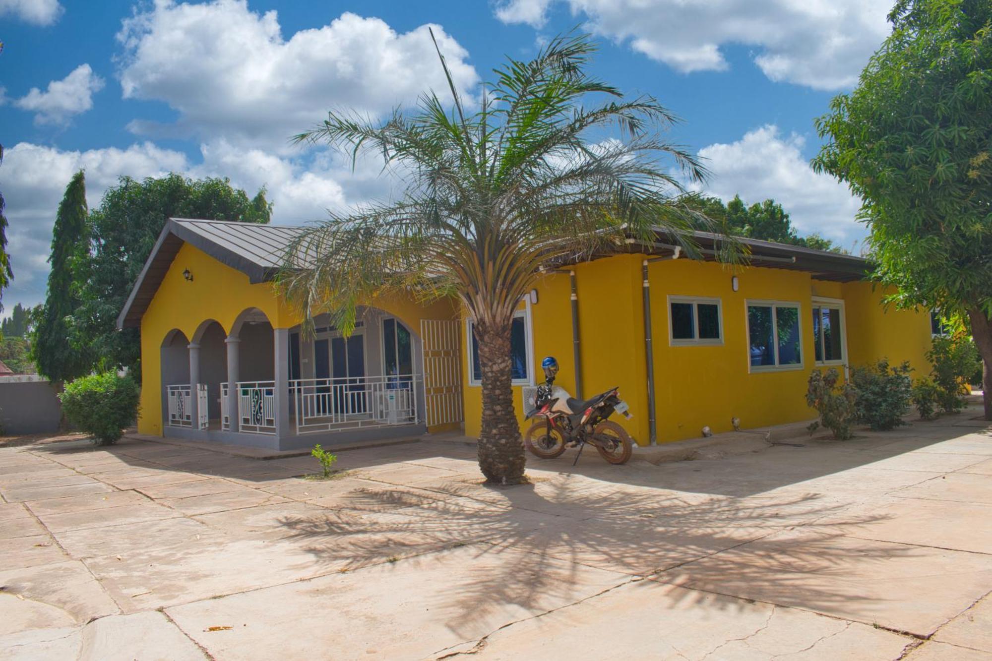 טמלה Tree House Hostel מראה חיצוני תמונה